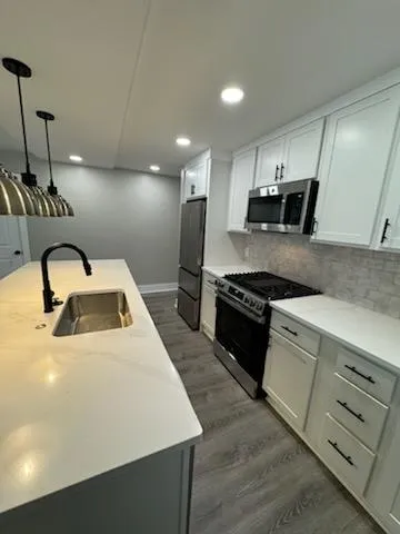 90 W Dodridge St Apt A
