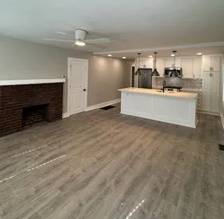 90 W Dodridge St Apt A
