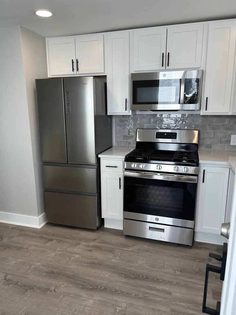 90 W Dodridge St Apt B