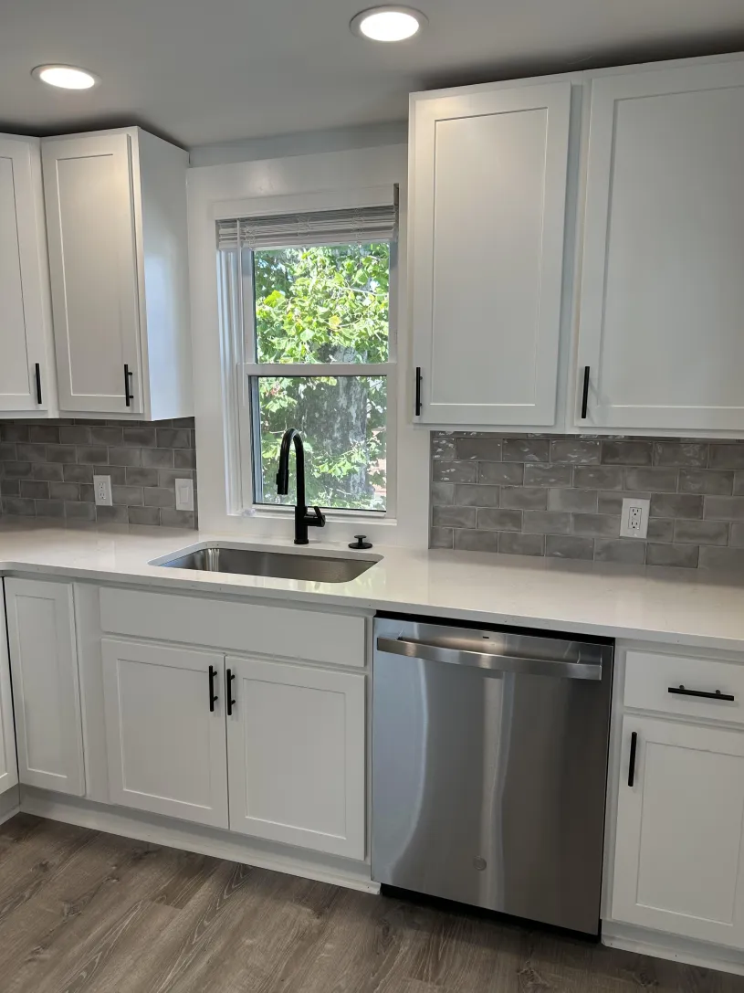 90 W Dodridge St Apt B
