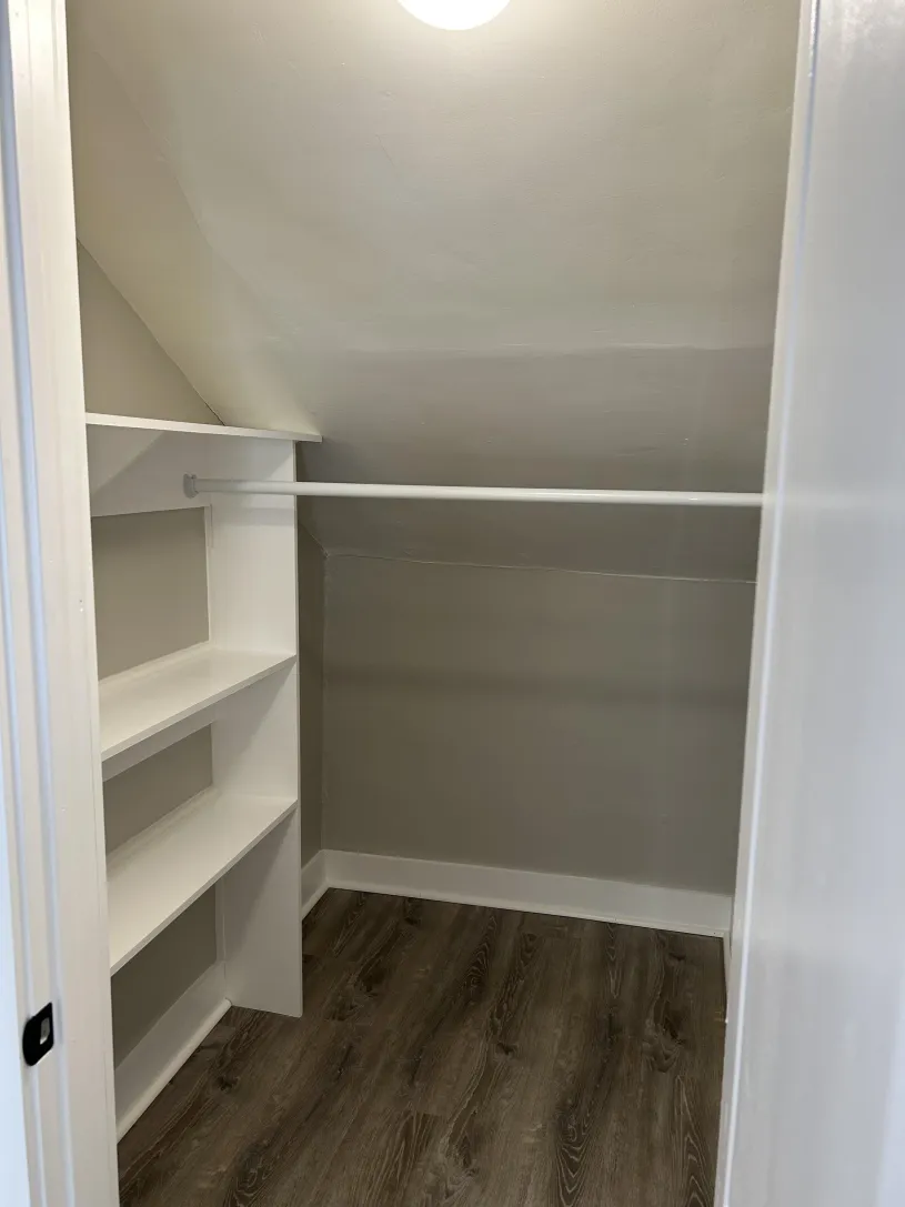 90 W Dodridge St Apt B
