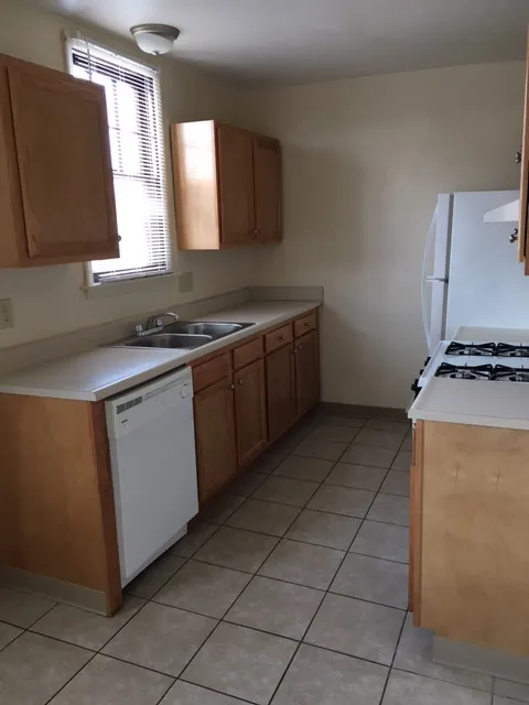 90 W Dodridge St Apt A