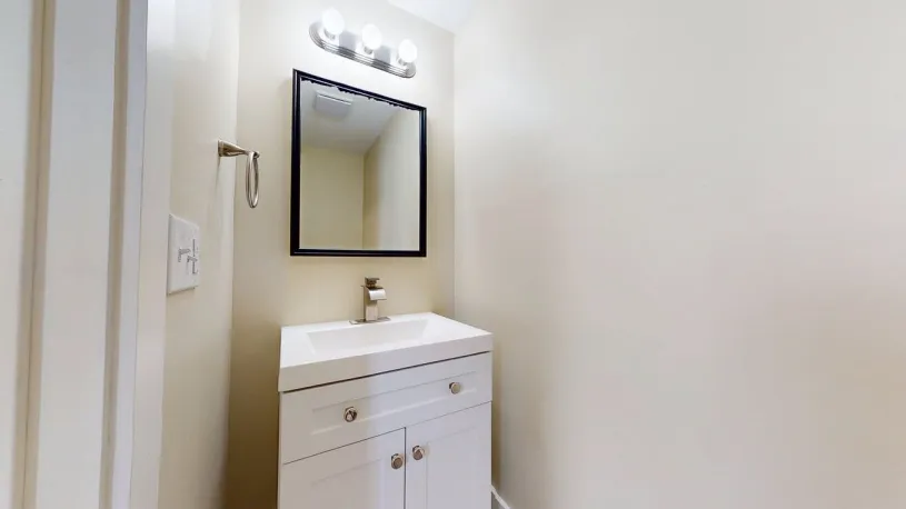 91 W Norwich Ave ~ Newly Renovated! 