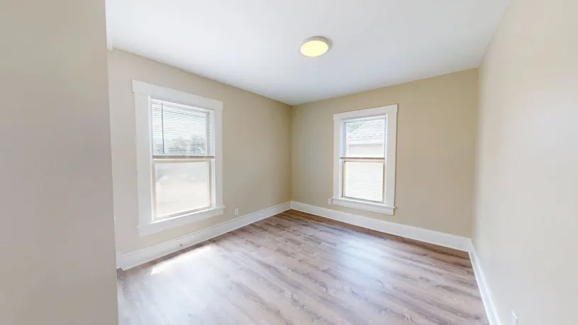 91 W Norwich Ave ~ Newly Renovated! 