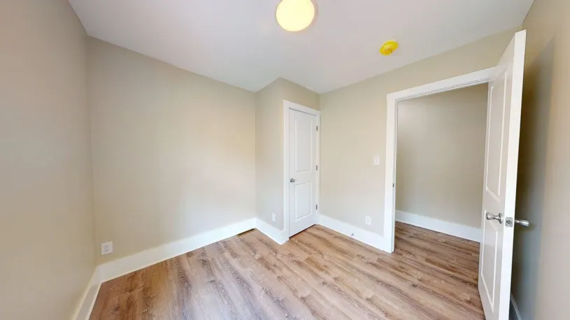 91 W Norwich Ave ~ Newly Renovated! 
