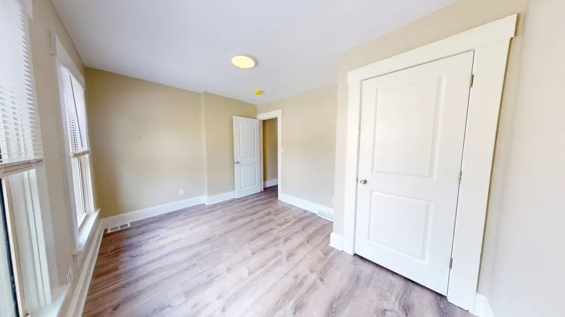 91 W Norwich Ave ~ Newly Renovated! 