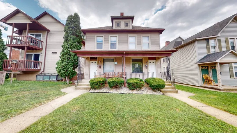 91 W Norwich Ave ~ Newly Renovated! 