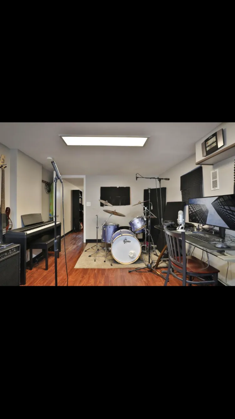 920 W 11th Ave 