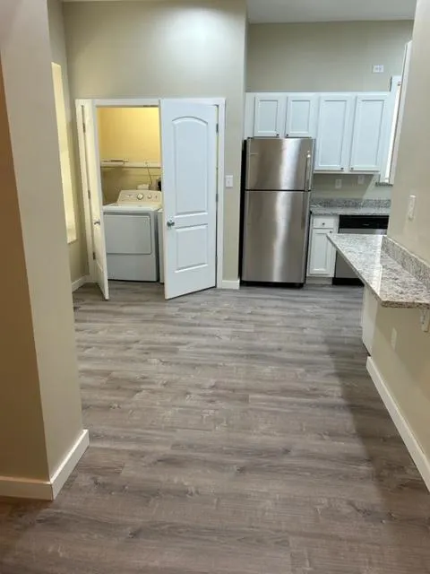 98 E 14th Ave Apt A