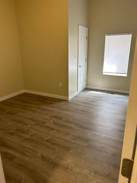 98 E 14th Ave Apt A