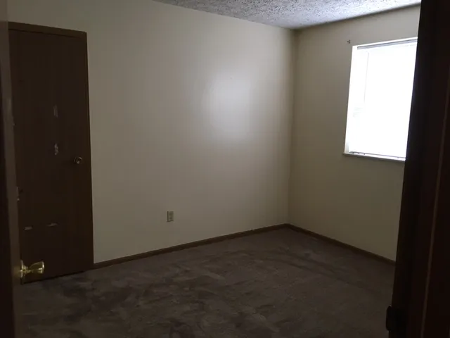 87 E 14th Ave 2BR