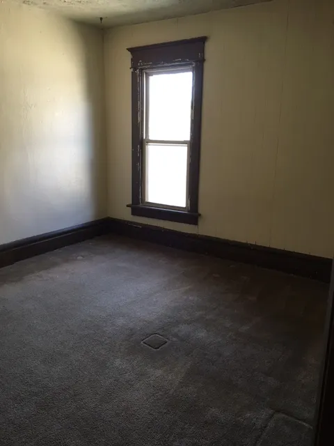 63 E 14th Ave 4BR