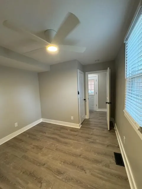 40 E Lane Ave 1BR