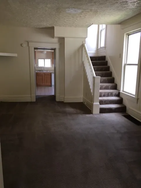 91 W Norwich Ave