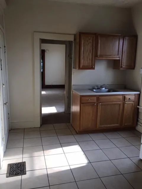 103 W 10th Ave Apt B