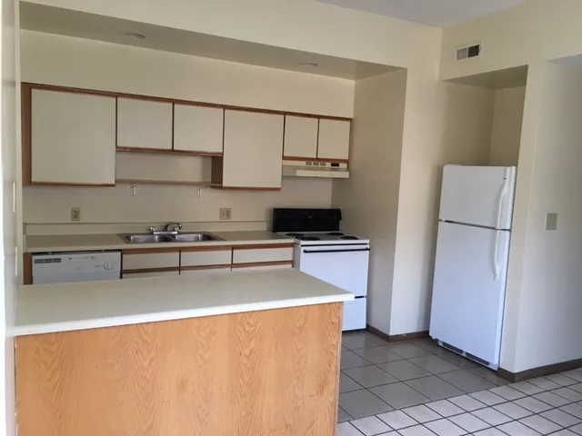 98 E 14TH AVE Apt B
