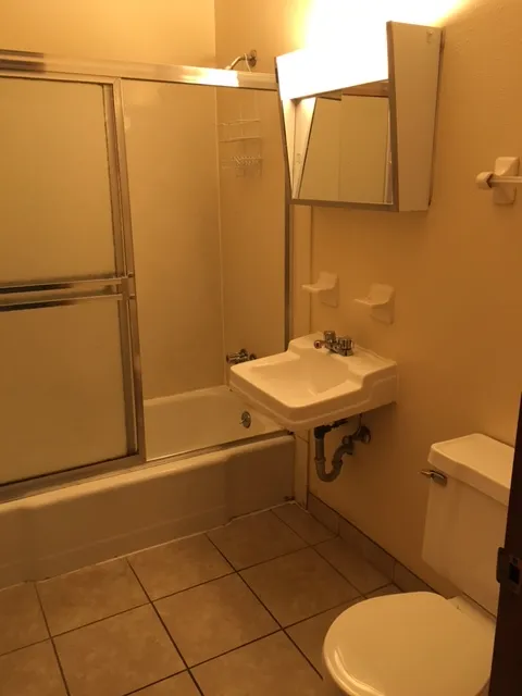 29 E Norwich Ave 2BR