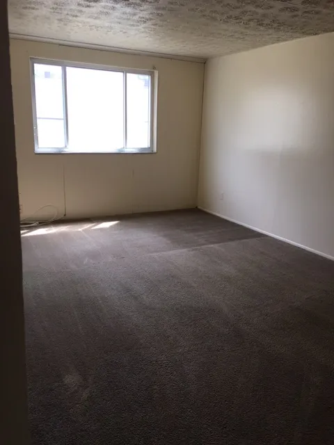 30 E Lane Ave 4BR Apt 304