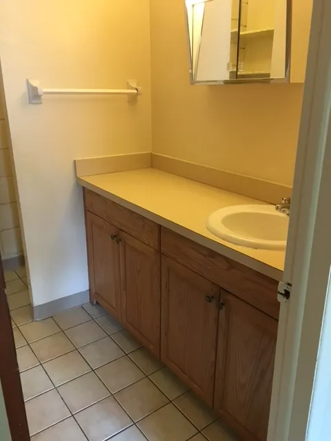 30 E Lane Ave 4BR Apt 304