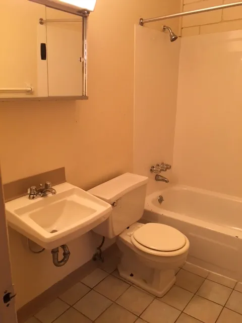 30 E Lane Ave 4BR Apt 304