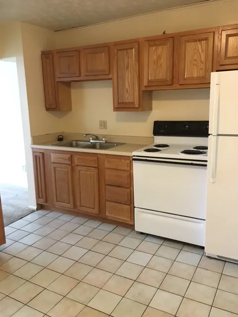 30 E Lane Ave 4BR Apt 304