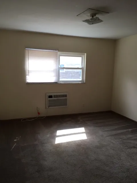 90 E 14th Ave 2BR