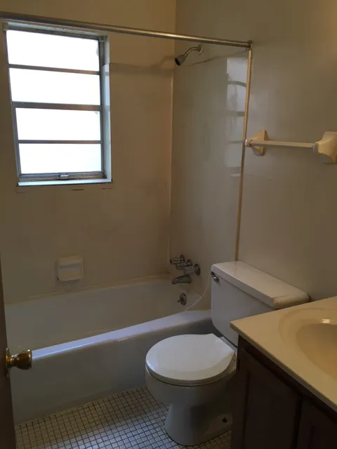 90 E 14th Ave 2BR