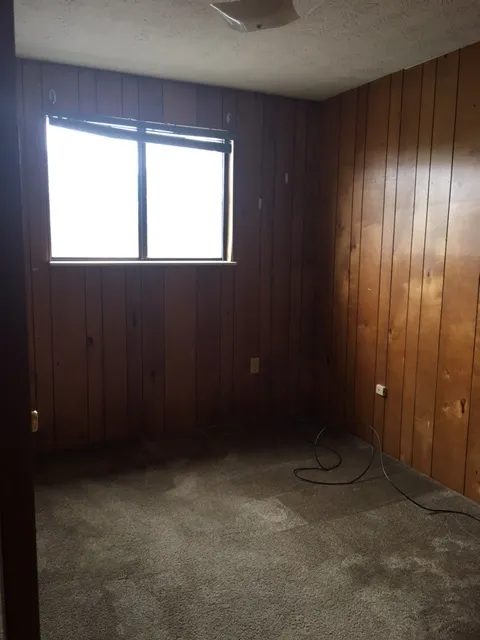 250-252 W Lane Ave 3BR