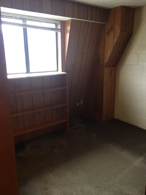 250-252 W Lane Ave 3BR