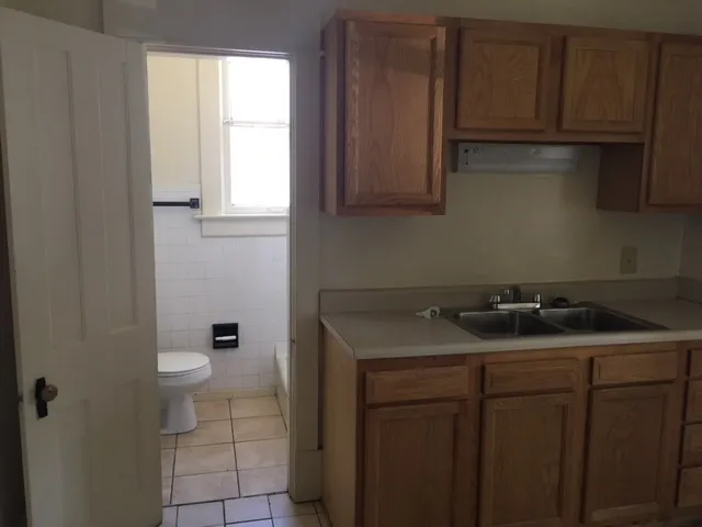 103 W 10th Ave Apt A