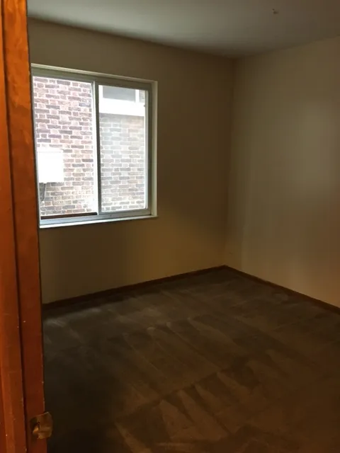 56 E Lane Ave 1BR