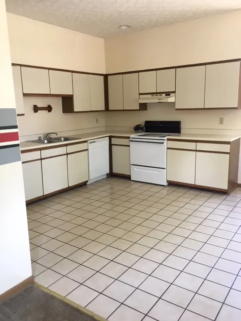 87 E 14th Ave 4BR - Unit B