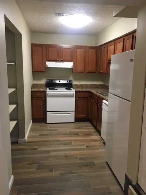 104 W Lane Ave - 3BR Apt F