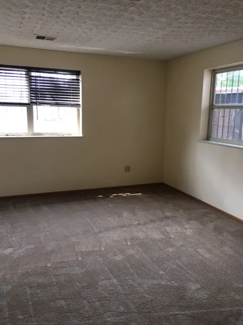 87 E 14th Ave 2BR