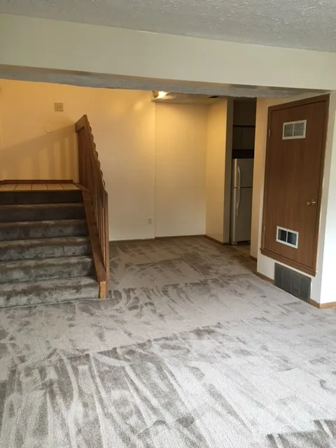 87 E 14th Ave 2BR