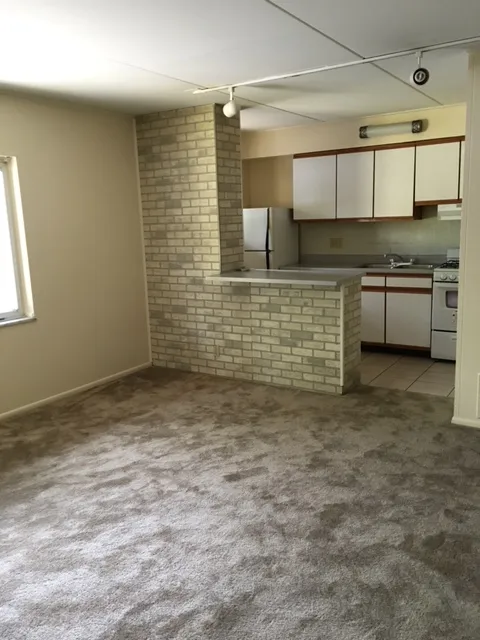 40 E Lane Ave 2BR