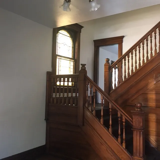 315 W 8th Ave