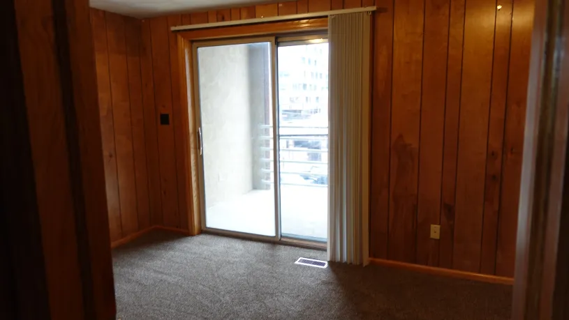 275 W Norwich Ave