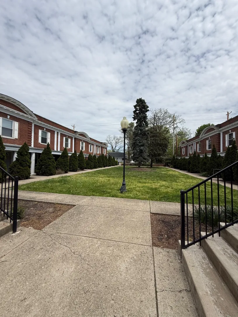 2458 N High St Apt 10