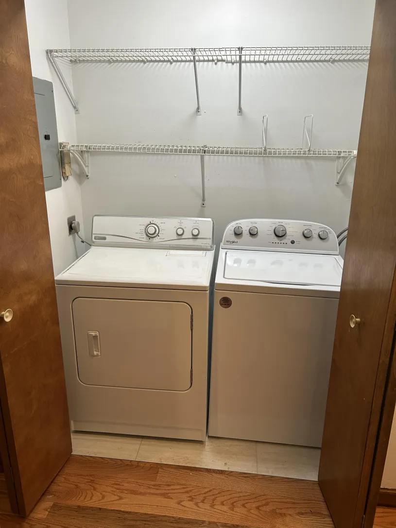 687 N High St Apt 2F