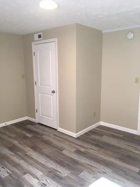 30 E Lane Ave Apt 201A ~ Renovated Studio 