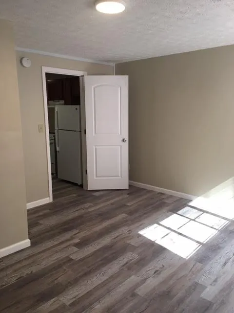 30 E Lane Ave Apt 201A ~ Renovated Studio 