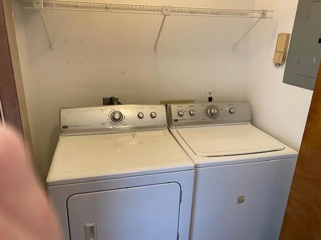 687 N High St Apt 2H
