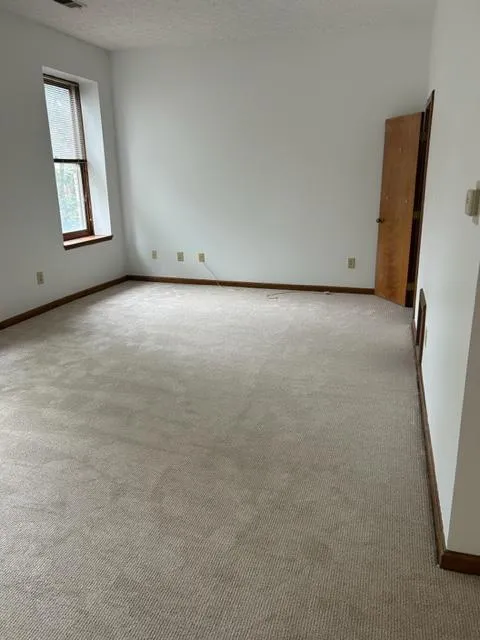 687 N High St Apt 2E