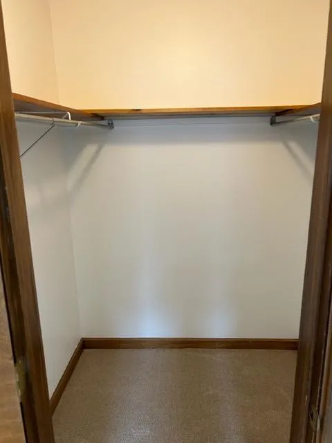 687 N High St Apt 2E
