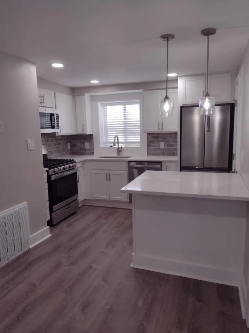 118 W Dodridge St Apt A