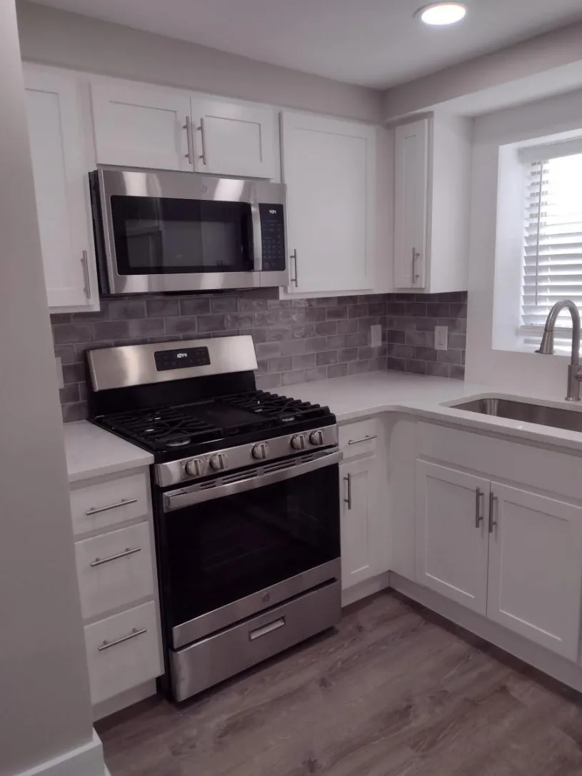 118 W Dodridge St Apt A