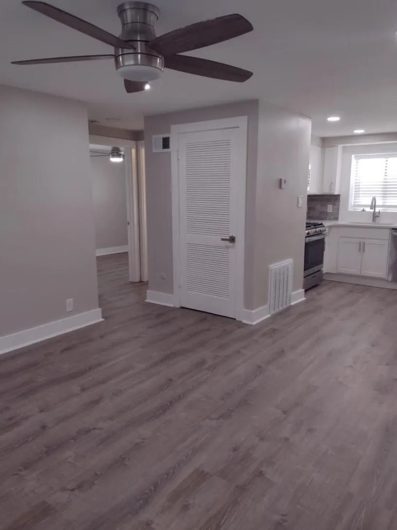 118 W Dodridge St Apt A