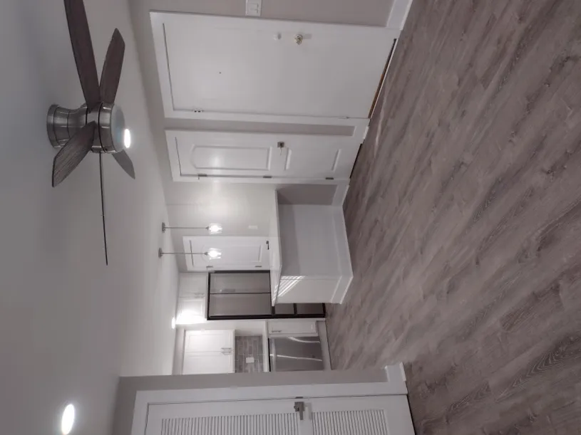 118 W Dodridge St Apt A