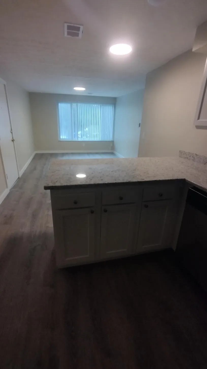130 E Woodruff Ave Apt 2B ~ Renovated 